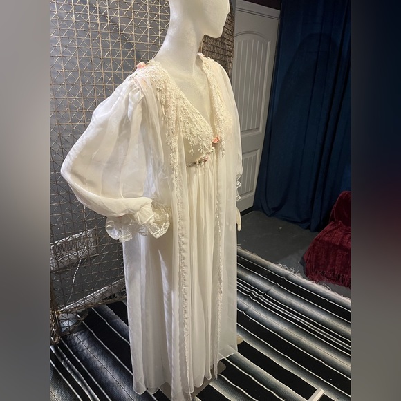 Beautiful Vintage Cabernet 2 piece set. - Picture 6 of 14